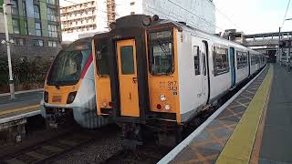 317343 And 317508 Depart Tottenham Hale