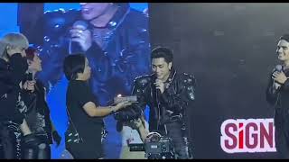 KEN SPEAK IN BAHASA AND CELEBRATE JOSH BIRTHDAY || Playlist Music Festival, Bandung, Indonesia