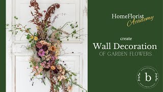 Make a beautiful flowerdecoration for your wall! Pick the last Garden flowers to enjoy indoors.