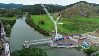 Installing 50 tonne beams on the new Kāeo bridge