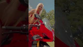 #KatyaAlmaz motogirl bikergirl Ducati Panigale V4S