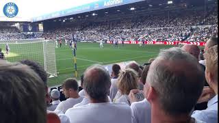 Hinchas de Leeds canta por Marcelo Bielsa en su debut