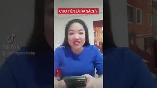 Có phải cho tiền là hạ sách không?