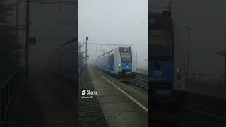 InterPanter řady 660 109-0 s rychlostí 160 km h na spoji R 814 projíždí vlakovou zastávkou: Břest