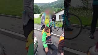 Wütende Menschen bei Straßenprotest der Letzten Generation