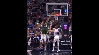 Giannis Antetokounmpo throws it down with authority in transition ! Shocked Bucks with one stop dunk