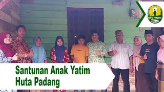 Menyantuni anak-anak yatim Dusun IV Huta Padang