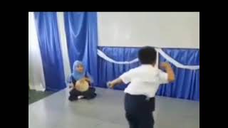 VIRAL!!! PELAJAR SEKOLAH RENDAH PANDAI JOGET...