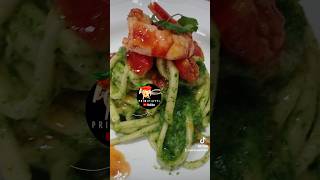 Pasta con pesto di rucola e gamberetti primo piatto spettacolare