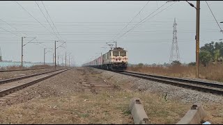 Yeshwantpur Express Crossing Jajpur  Road // SatyaRailVlog// #indianrail #railway