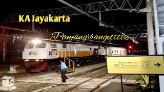 Kereta Api Jayakarta Relasi Pasar Senen - Gubeng Melintasi Stasiun Lempuyangan