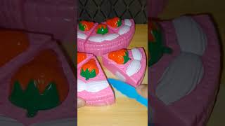 🍰 SLICING THE STRAWBERRY CAKE #asmr #satisfying