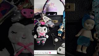 What's in my Bag 👛 | @KRAPSYK #whatsinmybag #kuromi #sanrio #kpop #bagcharm #deco #sonnyangel