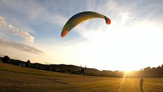 Powiat Leski - lądowisko powiatowe. Bieszczadzka Klub Paralotniowy. Moto paragliding