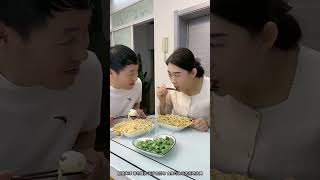 😂🍴 Epic Food Battle: Husband vs. Wife – Who Will Come Out on Top? #FunnyVideo #shortsvideo