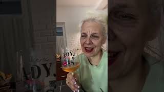 Oma 2051 😂#funnyvideo #lustigevideos #oma #granny #love #liebe #herzerobern