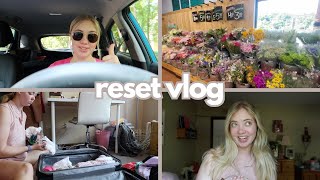 getting my life back together: unpacking, trader joe's, skims try on | vlog