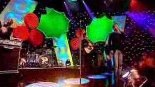 2005-12-25 - Robbie Williams - Advertising Space (Live TOTP)