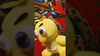 chica gets caught singing