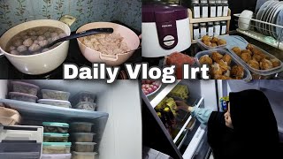 #dailyvlog Bersih Bersih Kulkas & Menata isi kulkas - Bikin Bakso - Foodprep@momsfarizi5313