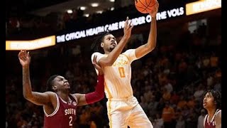 Tennessee Struggles Against South Carolina