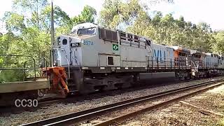 Trens da VL! Levando Calcário - com detalhe para última locomotiva.