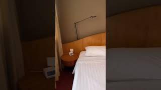 ROOM DELUXE NYAMAN BUAT SANTAI!!!😁 #singapore #hotel #singaporetiktok #liburan #fyp #viral