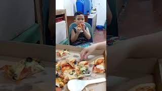 Pizza Time. Mukbang Pizza