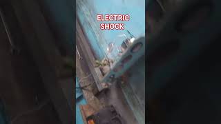 ELECTRIC SHOCK STARTING 6BG1 ENGINE#shorts