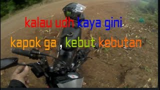 jatuh di tikungan jauh dari kampung