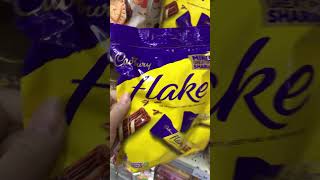 CADBURY FLAKE CHOCOLATE BAR #shorts #short #cadbury #flake #flakes #cadburychocolate #chocolate #bar