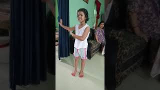 Titikshya Trying steps on "Jhulre Nitai Jhul " ତିତିକ୍ଷା ସାହୁ  Bhawanipatna Kalahandi  ତା ମାଉସୀ ଗାଉଛି