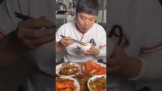 mukbang kulit babi presto