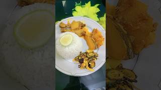 দুপুরের খাবারে মেনুতে যা যা ছিল। #food #চিকেন #করলাভাজে #মিষ্টিকুমড়োভাজি#youtubeshorts #reels