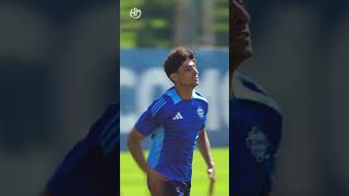 علي جاسم يتلاعب بـ لاعب برشلونة السابق سيرجي روبيرتو في تدريبات كومو الايطالي 🔥💀🇮🇶