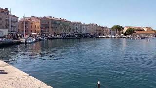 Le Port de St Tropez sans voilier au Port (durant les Voiles Oct. 2022)