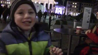 Chilling out in front of the Brandenburg Gate, Berlin - WORLDSCHOOL ADVENTURE Nov 2013