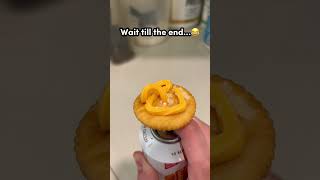 CHEESE AND CRACKERS LIFE HACK!!! #food #hack #easycheese #yummyfood