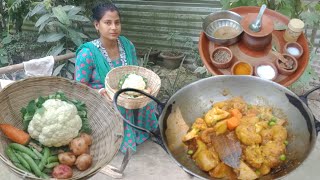 ফুলকপি গাজর আলু ও  মটরশুঁটি দিয়ে এক অপূর্ব রসা।Mix veg recipes।#dipti #village#cooking #vlog_