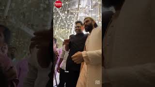 Wedding blessings! #vijaydevarakonda & #vamsipaidipally at Shravya and Srikant's special day 🥰✨