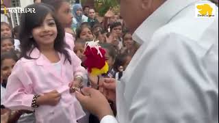 બાળકોના દાદા  - Chief Minister Bhupendra Patel with Kids in Mahisagar