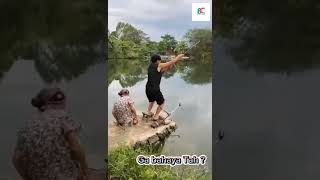 Ga Bahaya Tah, Klo Ga Bisa Berenang kan Jadi Repot Urusannya #buyutcerbonchannel #shorts