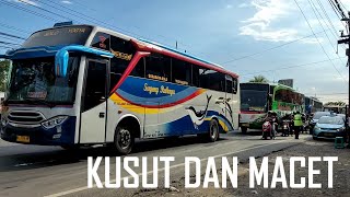 KUSUT DAN MACET, SITUASI SEKITAR PINTU MASUK TERMINAL BUNGURASIH HARI INI