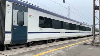 20171 RKMP - NZM VANDE BHARAT EXPRESS VIA GWALIOR JUNTION WITH OLD RAKE OF 2019 OLD TRAIN SET.