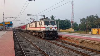 130 Kmph Deadly Aggression LEGENDARY POORVA Express GZB WAP7 Attacks Howrah - Bardhaman Chord