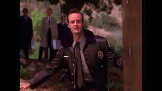 Twin Peaks - Andy gets hit by a plank