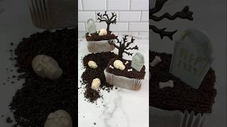 Graveyard dirt cakes 🖤 #cakedbyrach #halloween #halloweencupcakes #cakeart #dessert #shorts