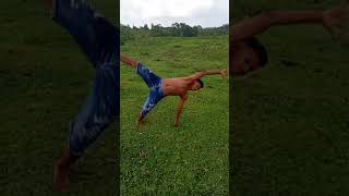 aú trançado e macaco em pé #capoeira