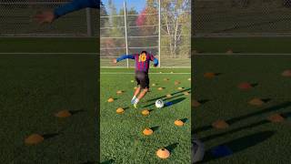 The COLDEST drill🥶to improve footwork #soccerskills  #soccer #footballskills #footwork #football