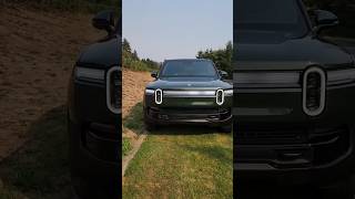 2025 Rivian #R1S cruising. #rivian #ev #allelectric #electricsuv #shortscreator #automotive #suv